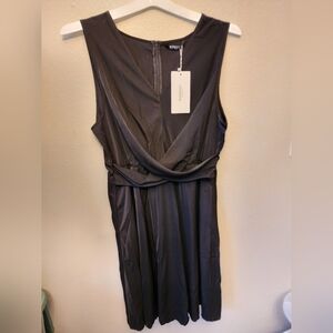 NWT Bloomchic Black Criss cross waistline Sleveless midi dress